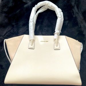 Michels Kors Tote/ Satchel